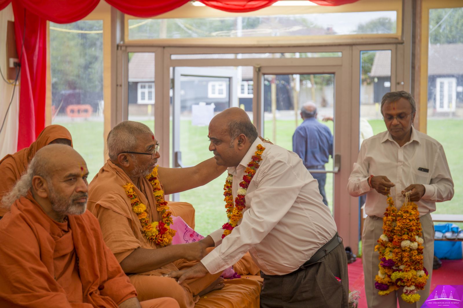 ©1987-2017 SKS Swaminarayan Temple East London